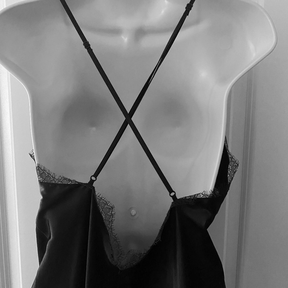 NWT Victoria's Secret Satin Slip w/Chantilly Lace - Picture 3 of 4